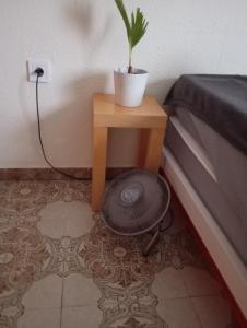 Postel nebo postele na pokoji v ubytování Großes modernes Zimmer "Silber" für 2 Personen und Katzenliebhaber