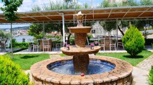 Giardino di Bar Restorant Hotel Rama