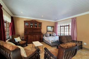 Coin salon dans l'établissement Honeypot Fly Fishing Eco Chalet