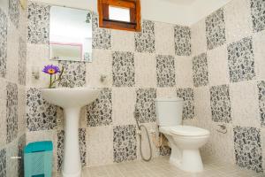 Koupelna v ubytování Hanguk Villa Mirissa + 37 fotografií