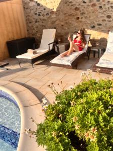 Piscine de l'établissement La Rose des Vins ou située à proximité