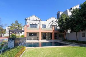 Πισίνα στο ή κοντά στο Sandton - Japandi style 1 bedroom Loft apartment