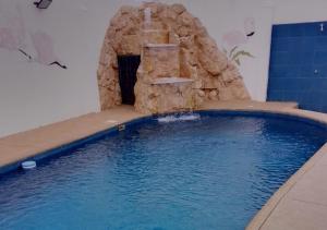 Hồ bơi trong/gần Residencia Familiar Galeon