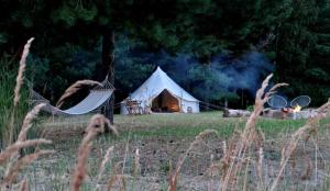 Příroda nedaleko luxury tent