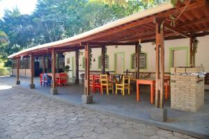 Colinas de Cabreúva oldにあるレストランまたは飲食店