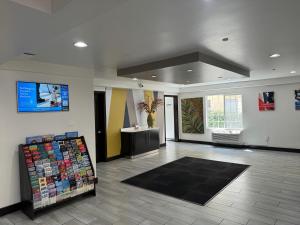 TV a/nebo společenská místnost v ubytování Motel 6 Hollywood