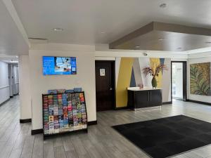 TV a/nebo společenská místnost v ubytování Motel 6 Hollywood