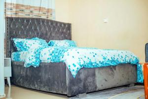 Krevet ili kreveti u jedinici u okviru objekta Well lit and loaded studio bnb