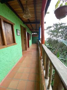 Hotel El Santuario的阳台或露台