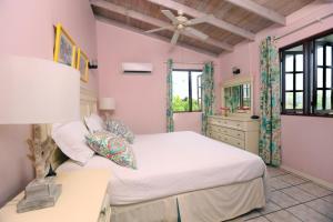 Postel nebo postele na pokoji v ubytování Bella Vista 1 - 2 bedroom rate home