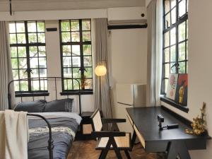 Фотография из галереи Shanghai Changning District One Bed Room Apartment в Шанхае