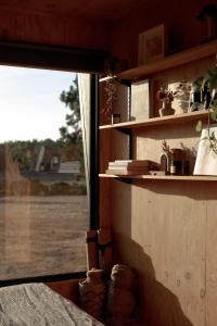 Flynn the Tiny Cabin in Busselton的阳台或露台
