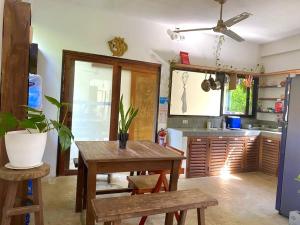 Kuchyň nebo kuchyňský kout v ubytování Secret Spot Siargao