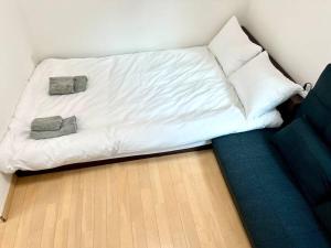 グレイシャス東新宿 東新宿駅徒歩3分 新大久保駅徒歩7分 新宿駅徒歩15分 歌舞伎町すぐ近く 美味しい韓国料理屋多数ありますにあるベッド