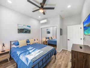 Кровать или кровати в номере Mililani Escape Tropical Tranquility Unit B