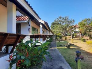 Zahrada ubytování บ้านพาสุขรีสอร์ท