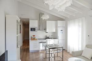 Dapur atau dapur kecil di Navarra Chic Apartment & Terrace