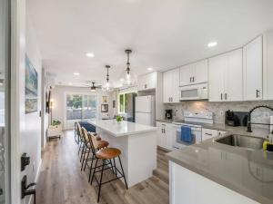 Кухня или мини-кухня в Island Comfort 3BR Mililani Gem Unit C
