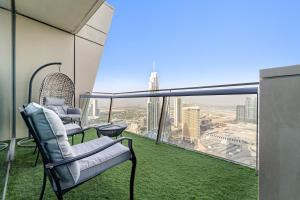 Μπαλκόνι ή βεράντα στο FIRST CLASS 3BR with full BURJ KHALIFA and FOUNTAIN VIEW