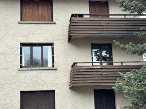 Μπαλκόνι ή βεράντα στο Pra-Loup 1500 Appartement spacieux et lumineux