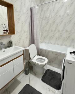 Bilik mandi di Athletic City, 1-Room Apartments