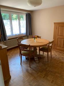 Fotografie z fotogalerie ubytování Wohnung in 100 J Bauernhaus v destinaci Gals
