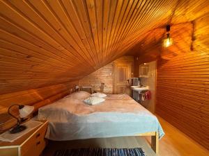Posteľ alebo postele v izbe v ubytovaní idyllischer Landhof Nähe Millstättersee Ferienwohnung mit Balkon