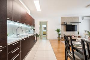 Home of Serenity - 2 BDR, free parking and terrace 1061 Budapest, Paulay Ede utca 65 kép - 2