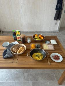 Imagen de la galería de Zámek Jenišovice, en Býkev