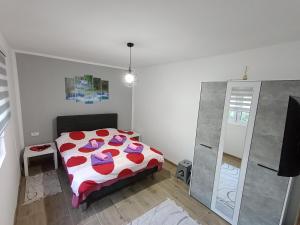 Giường trong phòng chung tại Apartman Savić Divčibare