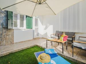 Istumisnurk majutusasutuses Apartment Zefiro by Interhome