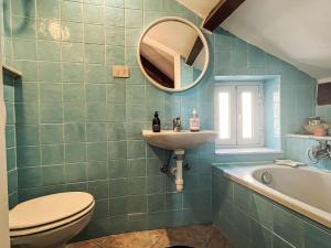 Bilik mandi di Apartment Il Tetragonuro by Interhome