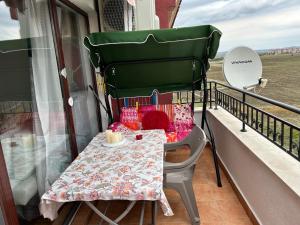 Balkón nebo terasa v ubytování Аpartments Comfort -Marina Cape