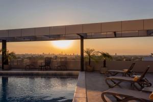 Piscine de l'établissement Tryp by Wyndham Asuncion ou située à proximité