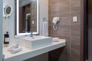 Salle de bains dans l'établissement Tryp by Wyndham Asuncion