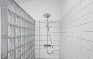 Stunning Home In Rudkøbing With Wifi的一间浴室