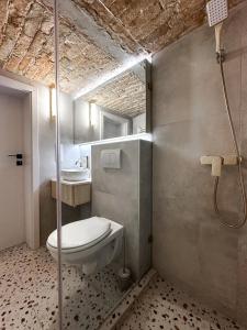 Foto dalla galleria di Jókai-J18 Three Bedroom Stylish Suite a Budapest