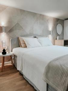 Foto dalla galleria di Jókai-J18 Three Bedroom Stylish Suite a Budapest Altre 37 foto