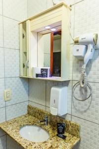 Bilik mandi di Teuthos Hotel