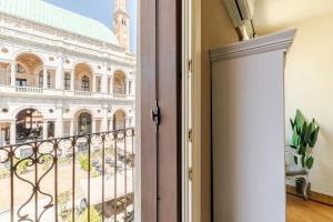 Balkón nebo terasa v ubytování iHOMES-Luxury Junior Suite vista Basilica Palladio