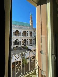Balkón nebo terasa v ubytování iHOMES-Luxury Junior Suite vista Basilica Palladio