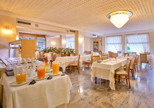 Restaurace v ubytování Hotel Eden Garda