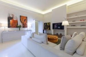 Μια τηλεόραση ή/και κέντρο ψυχαγωγίας στο Luxury Apartment with big terrace in Florence