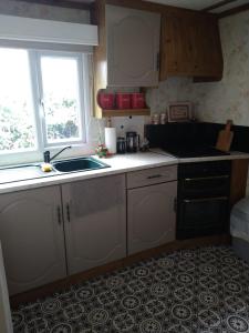 Cucina o angolo cottura di Hills View Accommadation