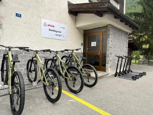 Jízda na kole v ubytování Enjoy the View Apartment Close to Zermatt with Parking nebo okolí + 6 fotografií