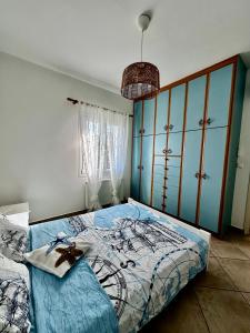 Una cama o camas en una habitación de Mare Monte Suites 2 35 fotos más