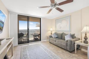 Posezení v ubytování Compass Point 201 Pet-friendly for fee Boat ramp