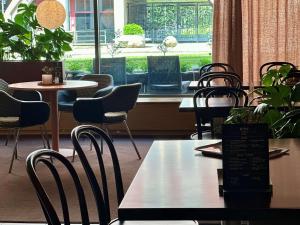 马略纳斯巴尔酒店的休息区