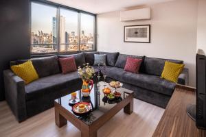 A seating area at Cheya Sisli BNB Medical & Business City Center Tesvikiye Suites and Apartments
