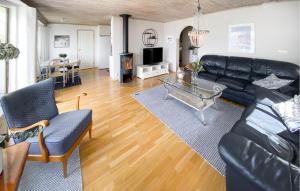 Χώρος καθιστικού στο Beautiful Home In Uddevalla With Wifi